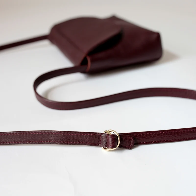 Minimalistische Schultertasche Bordeaux
