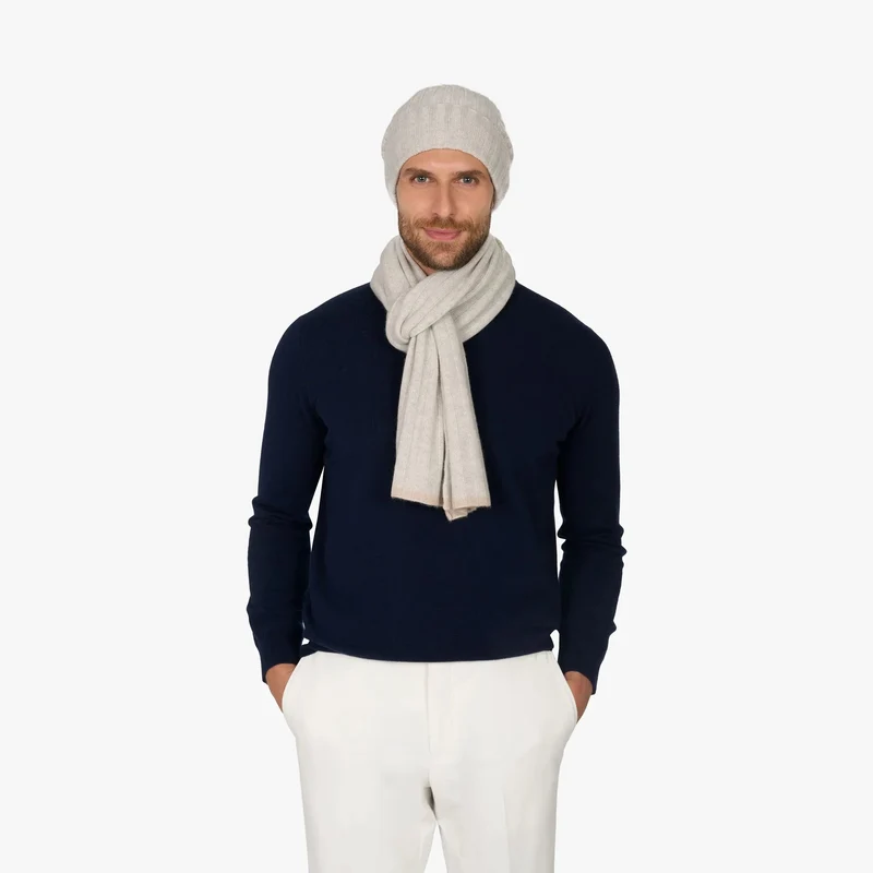 Mütze aus Kaschmir in Off White