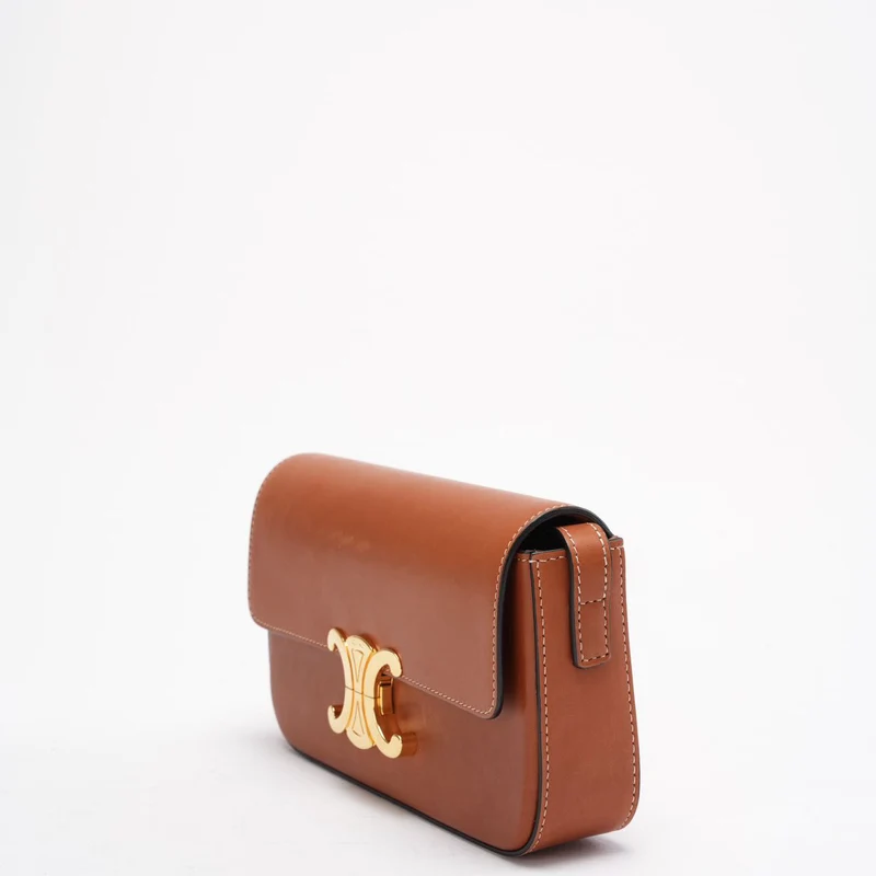 Celine Triomphe Claude Schultertasche aus braunem Kalbsleder, Modell 2024