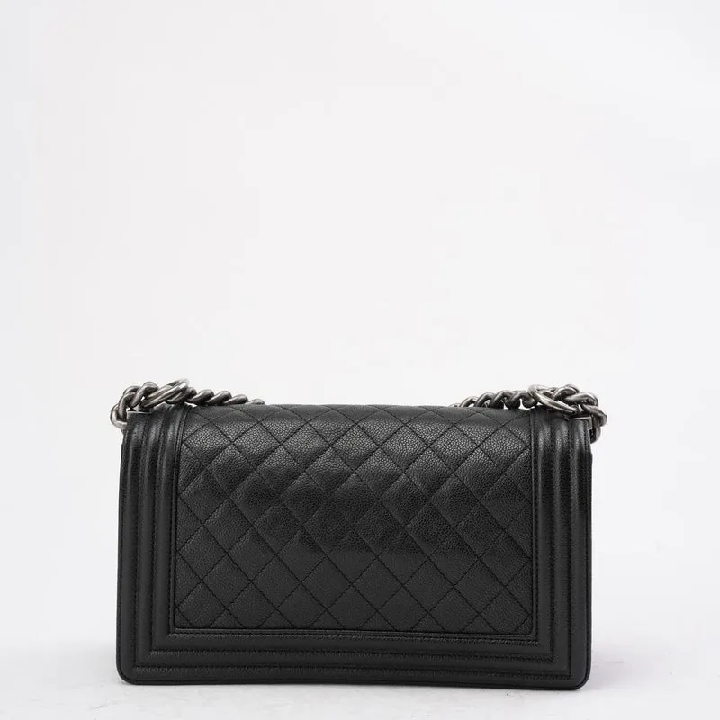 Chanel Boy Medium Schwarze Klapptasche Gestepptes Caviar-Leder 2017