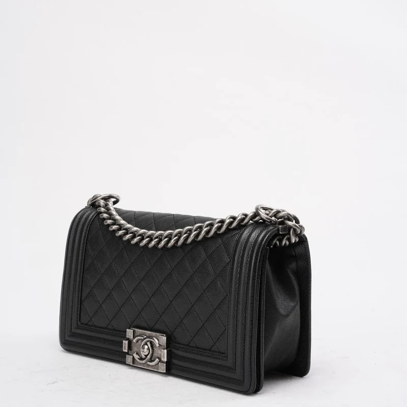 Chanel Boy Medium Schwarze Klapptasche Gestepptes Caviar-Leder 2017