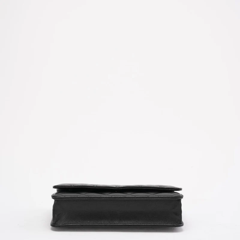 Chanel Schwarze Klassische Brieftasche mit Kette (WOC) 2018