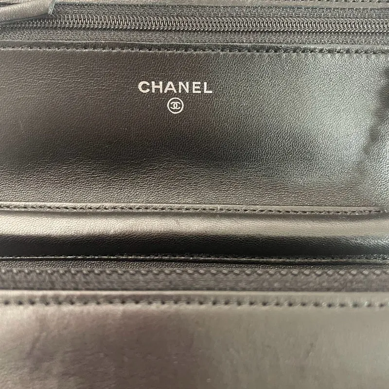 Chanel Schwarze Klassische Brieftasche mit Kette (WOC) 2018