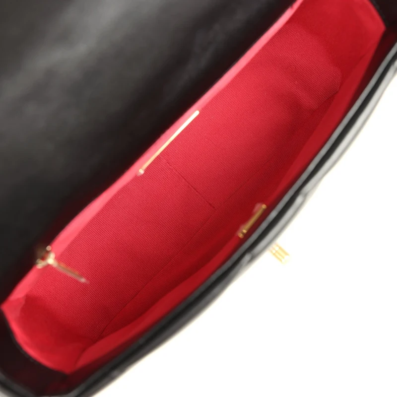 Chanel 19 Schwarze Tasche aus glänzendem Lammleder