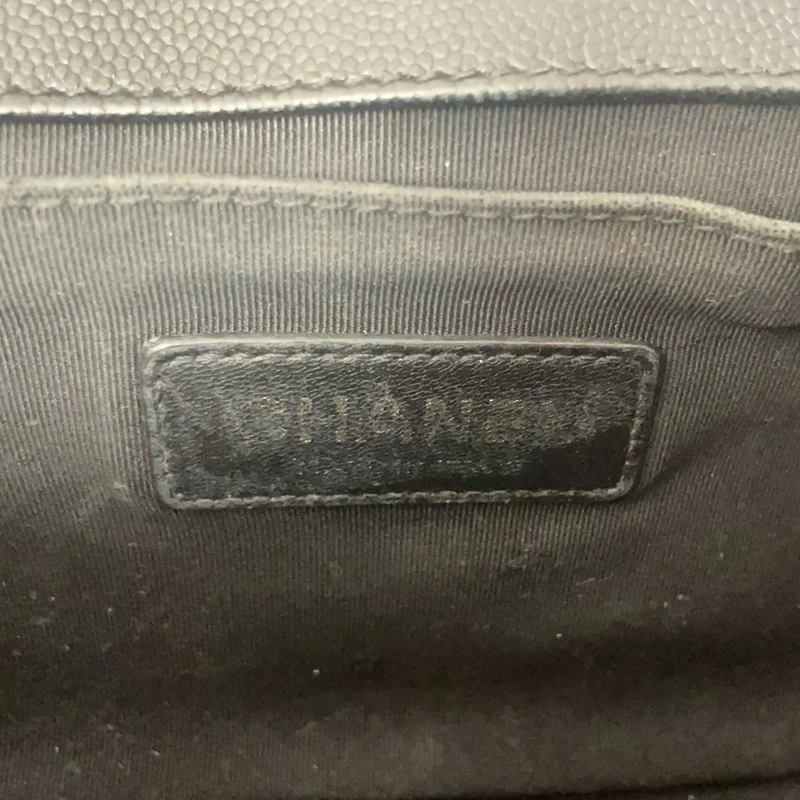Chanel Boy Medium Schwarze Klapptasche Gestepptes Caviar-Leder 2019