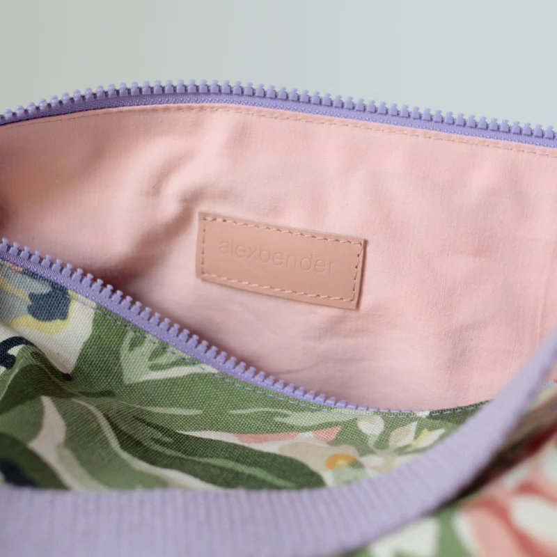 Schultertasche POUCH Upcycling Blumenprint
