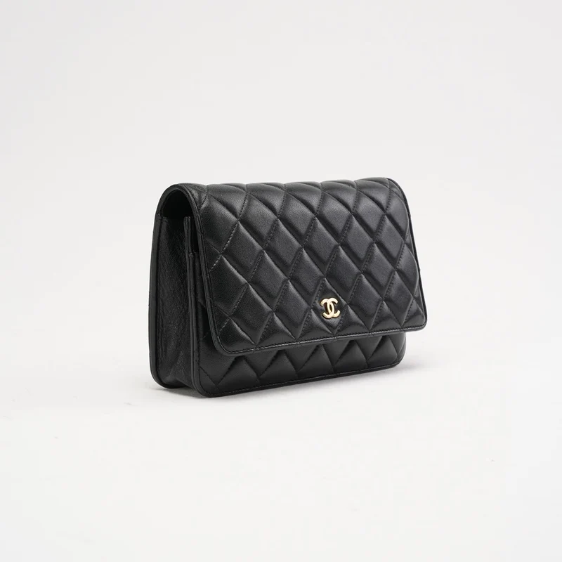 Chanel Schwarze Klassische Brieftasche mit Kette (WOC) 2019
