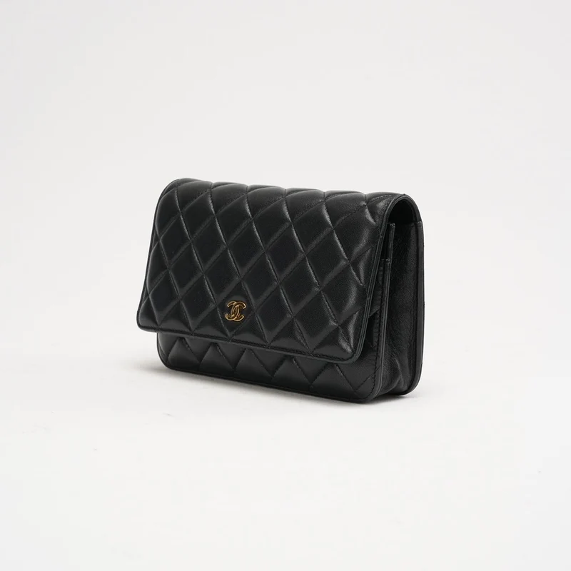 Chanel Schwarze Klassische Brieftasche mit Kette (WOC) 2019