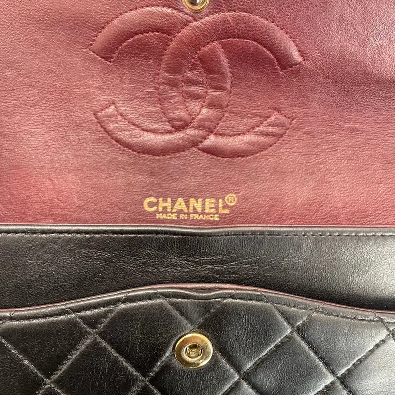 Chanel Vintage Schwarze Medium Classic Double Flap Bag 2003