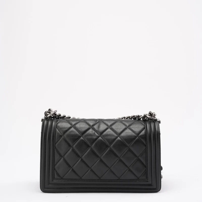 Chanel Boy Medium Schwarze Klappentasche aus gestepptem Lammleder 2014