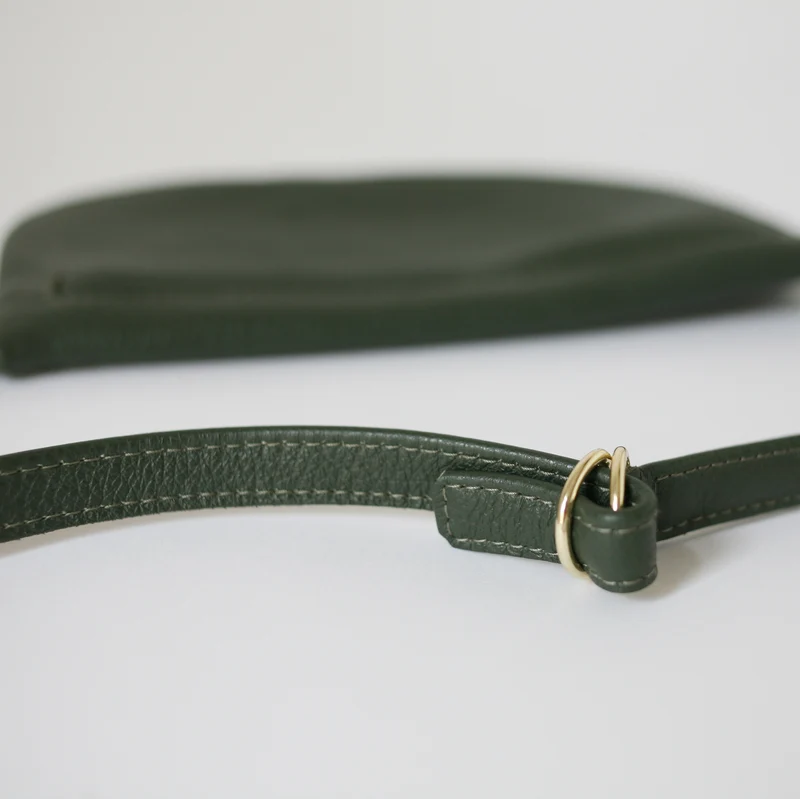 Kleine flache Gürteltasche Lodengrün