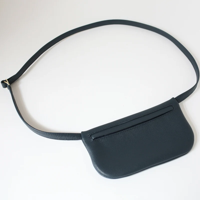 Kleine flache Gürteltasche Blau