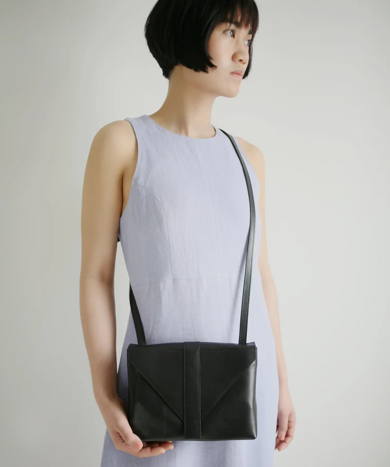Handtasche ENVELOPE Schwarz