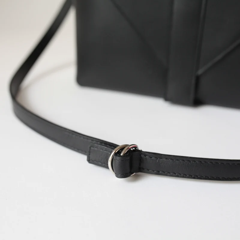 Handtasche ENVELOPE Schwarz