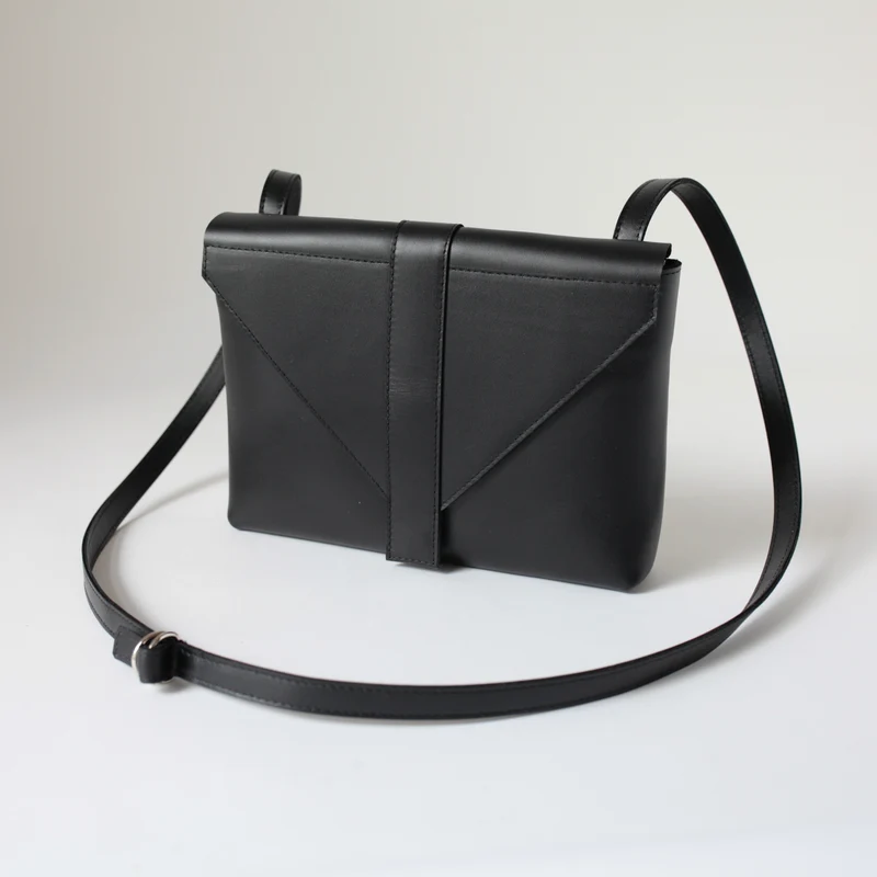 Handtasche ENVELOPE Schwarz