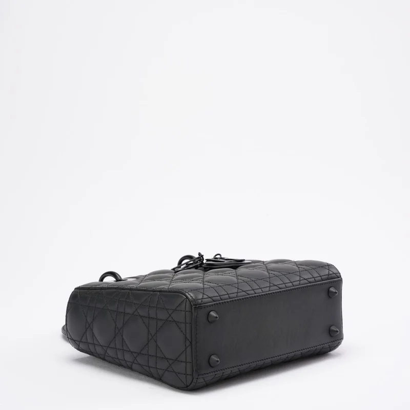 Christian Dior Mattschwarze kleine Lady Dior Tasche 2020