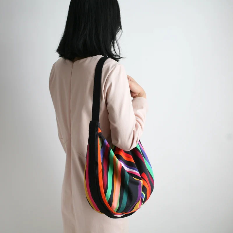 Schultertasche Pouch Stoff Bunt
