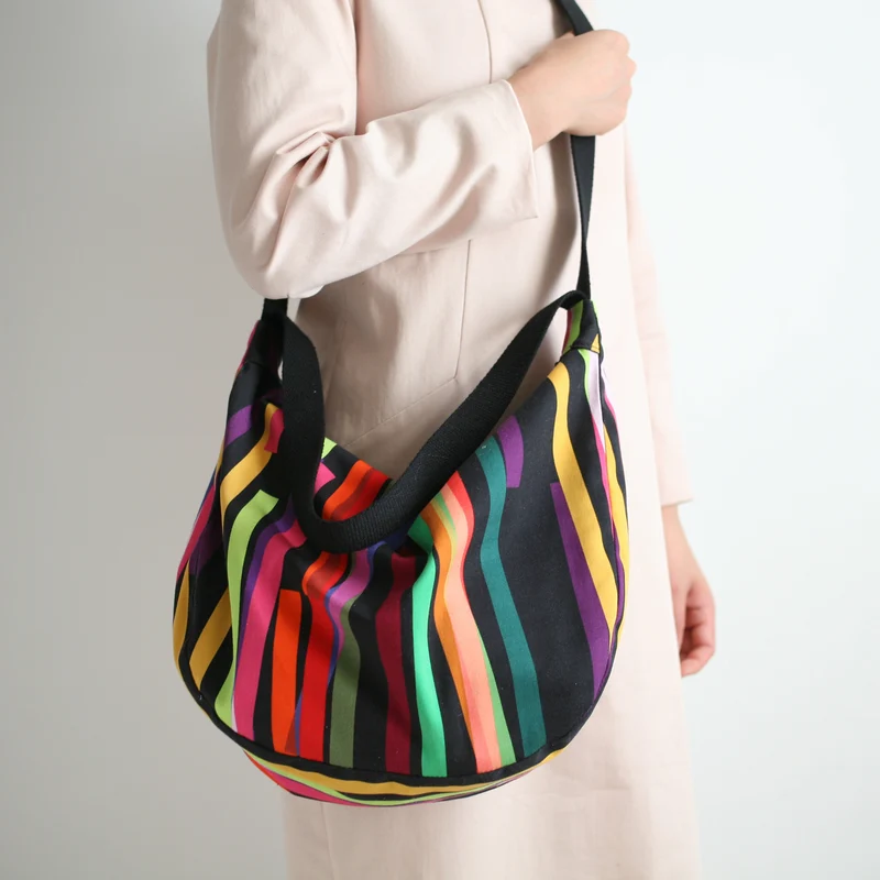 Schultertasche Pouch Stoff Bunt