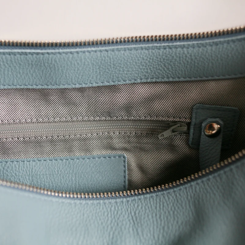 Lederbeutel BANANA Taubenblau