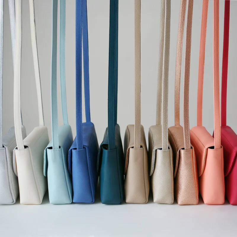 Minimalistische Schultertasche Kornblumenblau