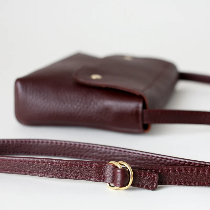 Minimalistische Schultertasche Bordeaux