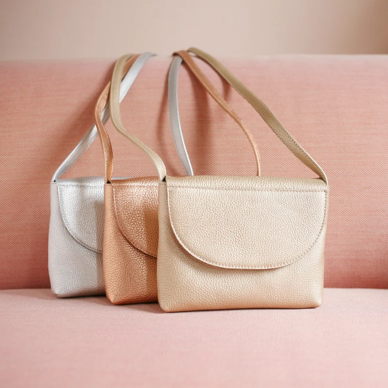Minimalistische Schultertasche Hellgold