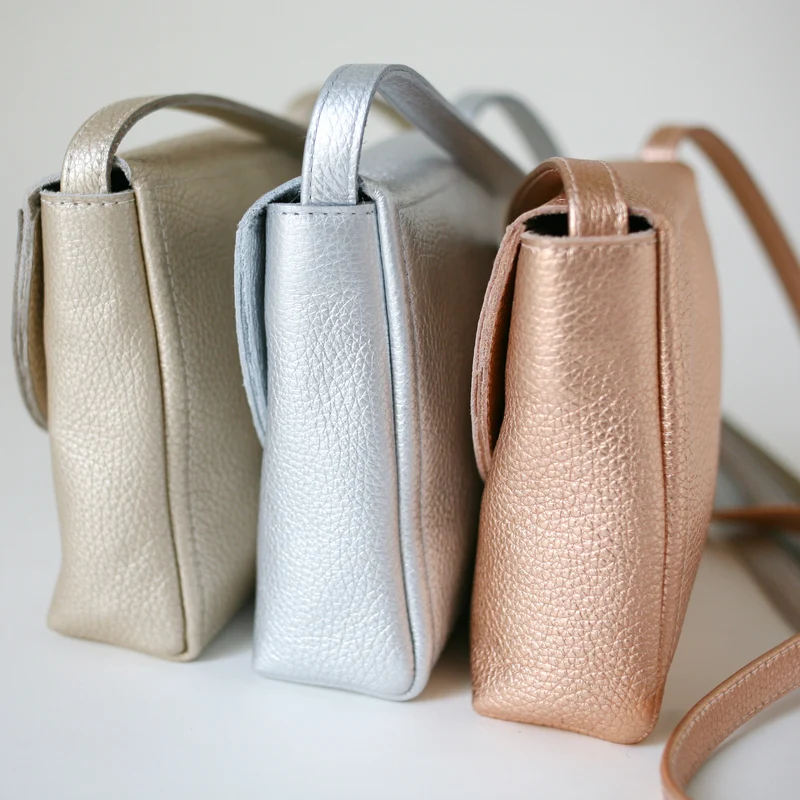 Minimalistische Schultertasche Silber