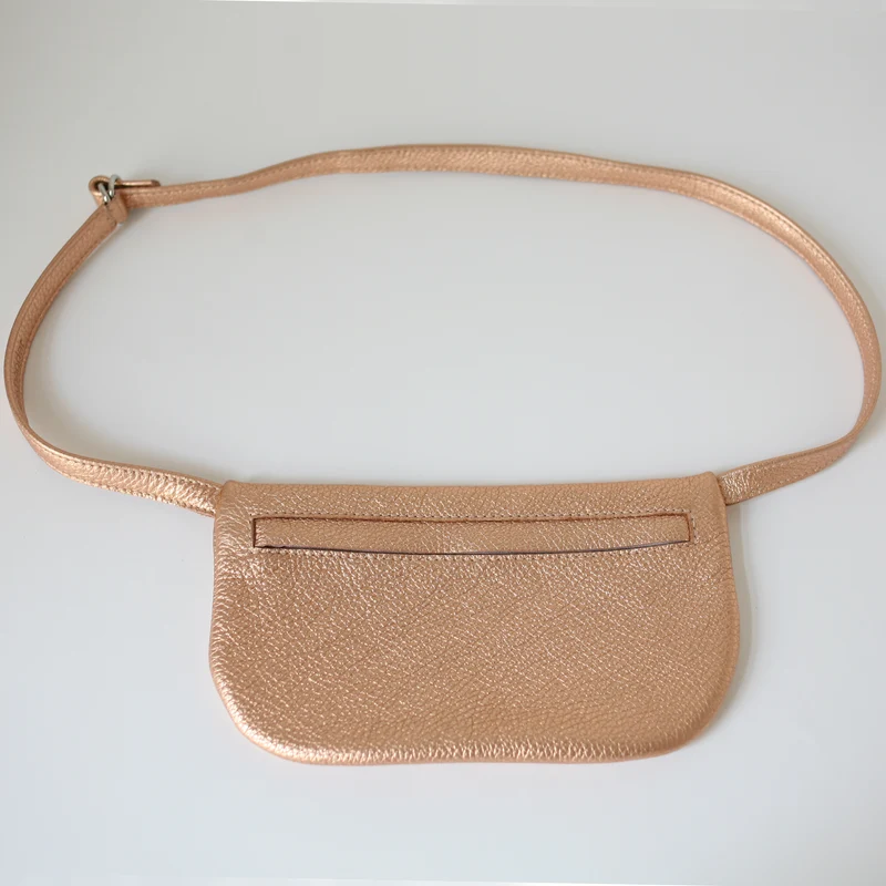 Kleine flache Gürteltasche Kupferrose