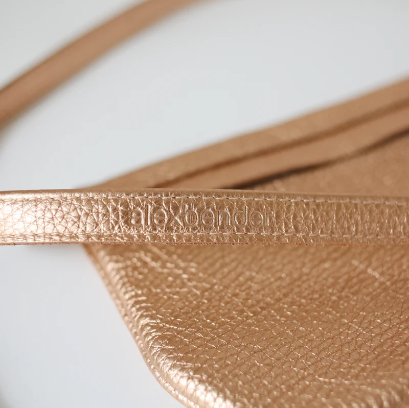 Kleine flache Gürteltasche Kupferrose