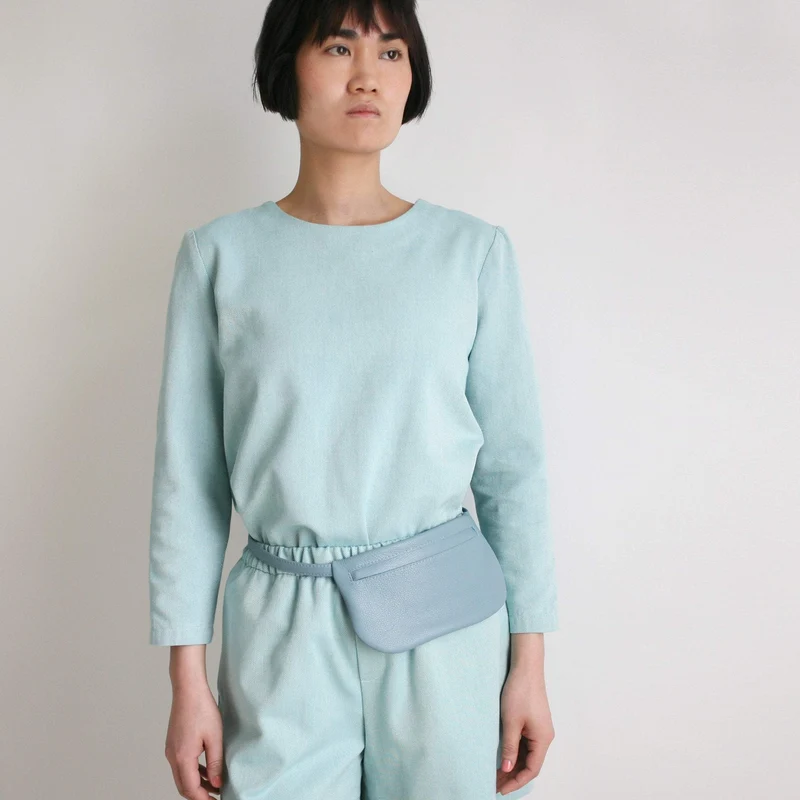 Kleine flache Gürteltasche Taubenblau