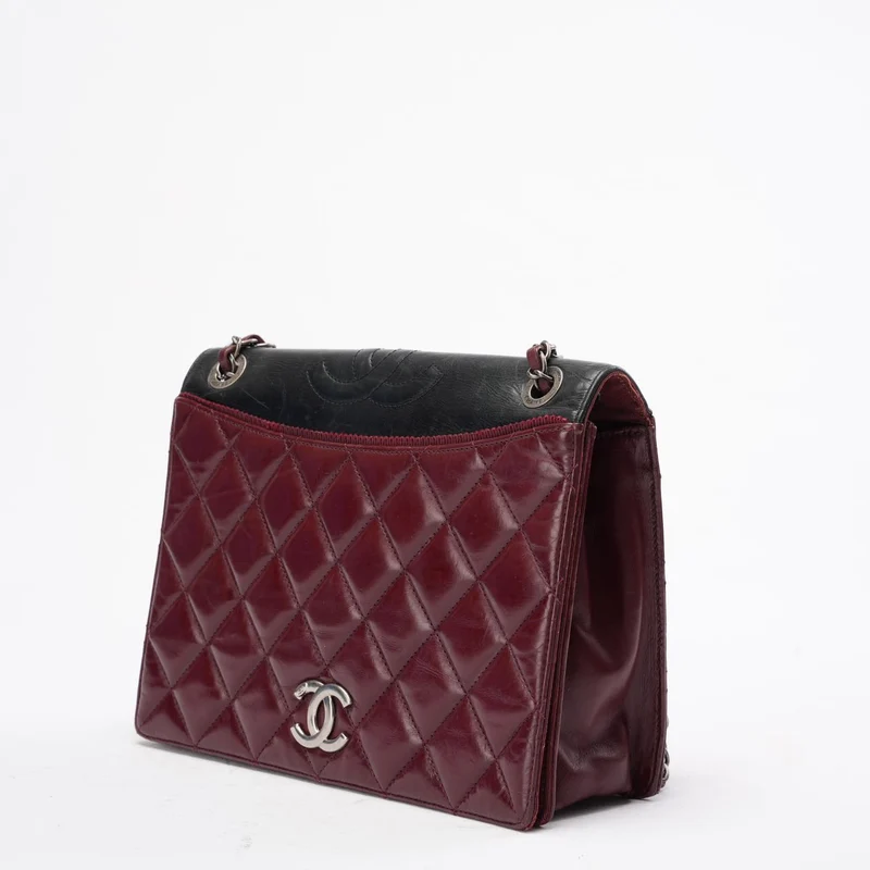 Chanel Ballerine Flap Bag aus burgunderrotem und schwarzem Lammleder, 2004