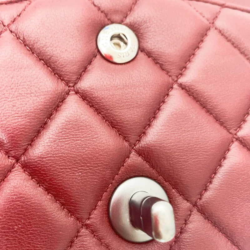 Chanel Burgunderrote klassische Doppel-Flap-Tasche aus Lammleder 2008-2009