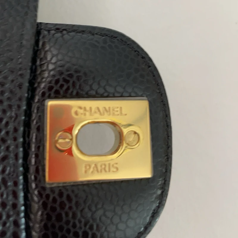 Chanel Schwarze klassische Doppel-Flap-Tasche Caviar