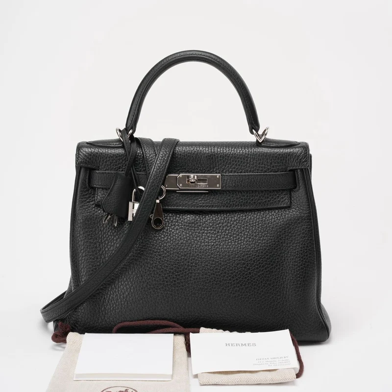 Hermès Schwarzes Kelly 28 P Quadratisches Togo-Leder Palladium