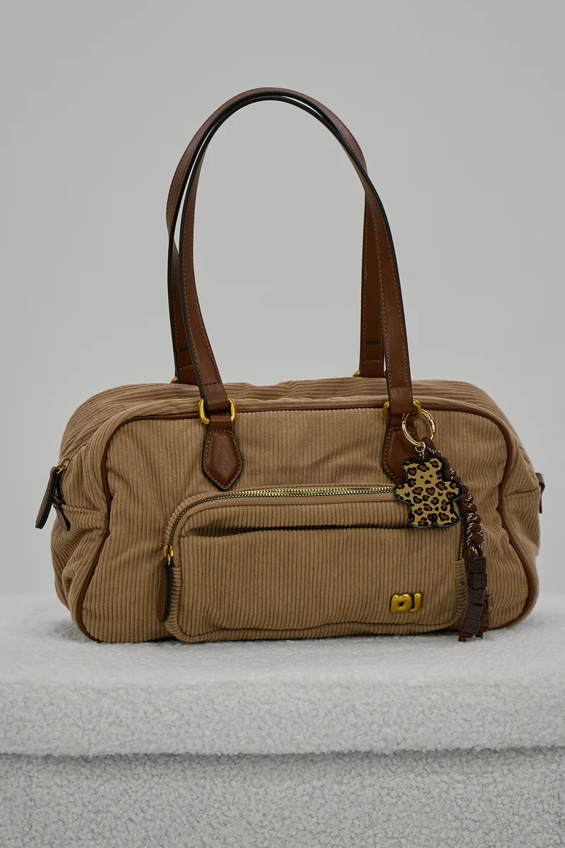 Cord Tasche im Baguette Style mit Anhänger, beige-braun