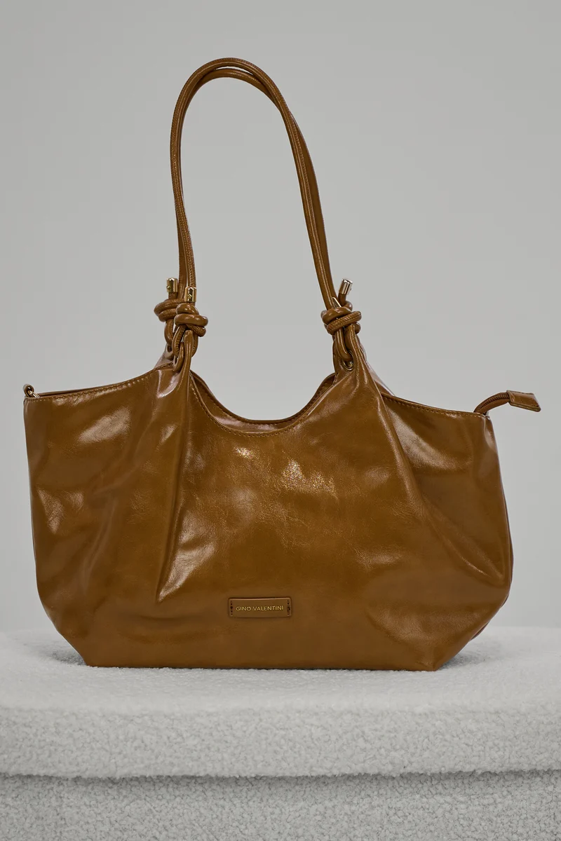Leicht glänzende Tasche, camel
