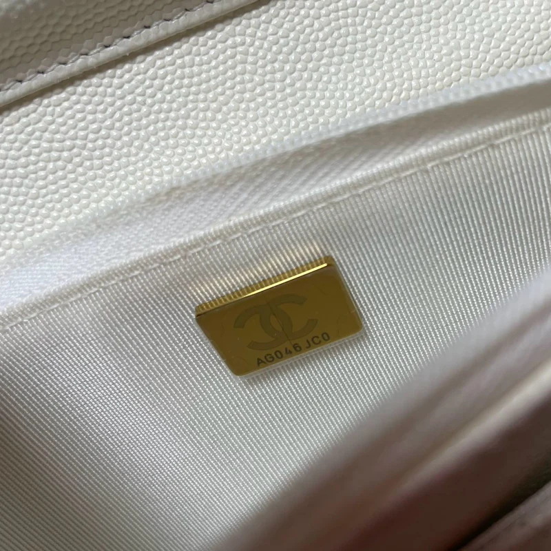 Chanel Geldbörse mit Kette (woc) Weißes Kaviarleder 2022