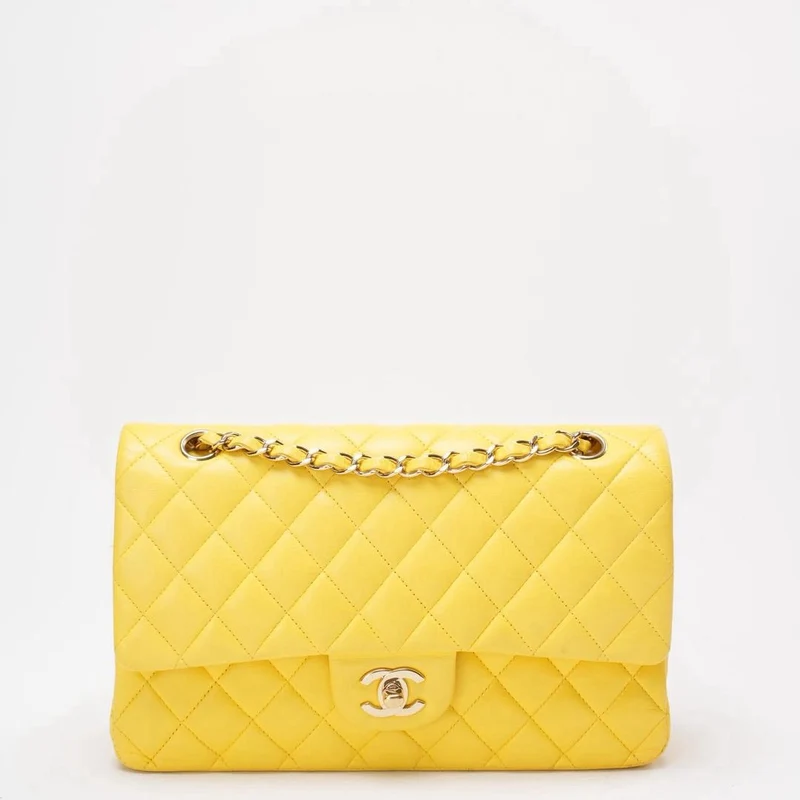 Chanel Gelbes Lammleder Gesteppt Mittlere Doppelklappe Gold Hardware