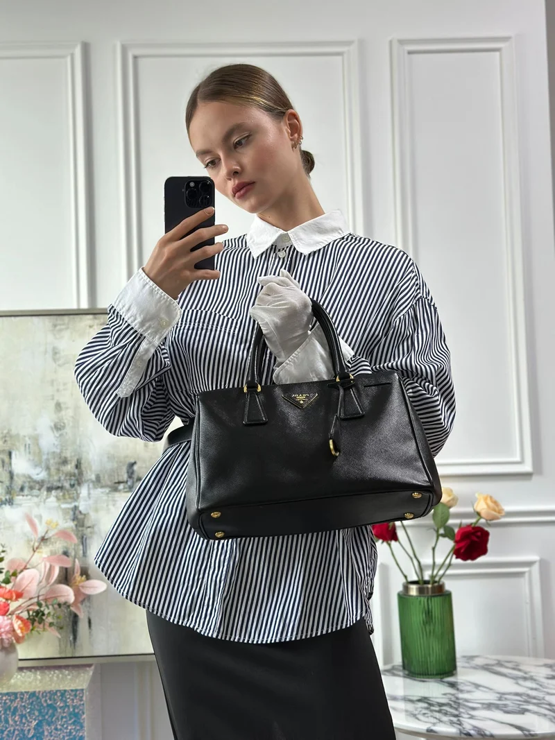 Prada Schwarze Galleria Saffiano-Ledertasche