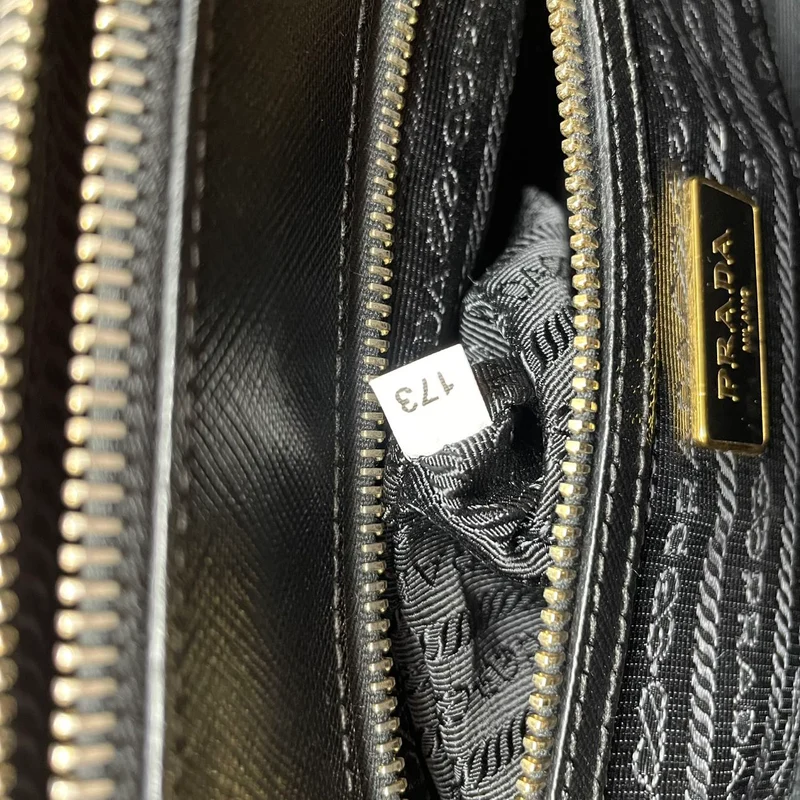 Prada Schwarze Galleria Saffiano-Ledertasche