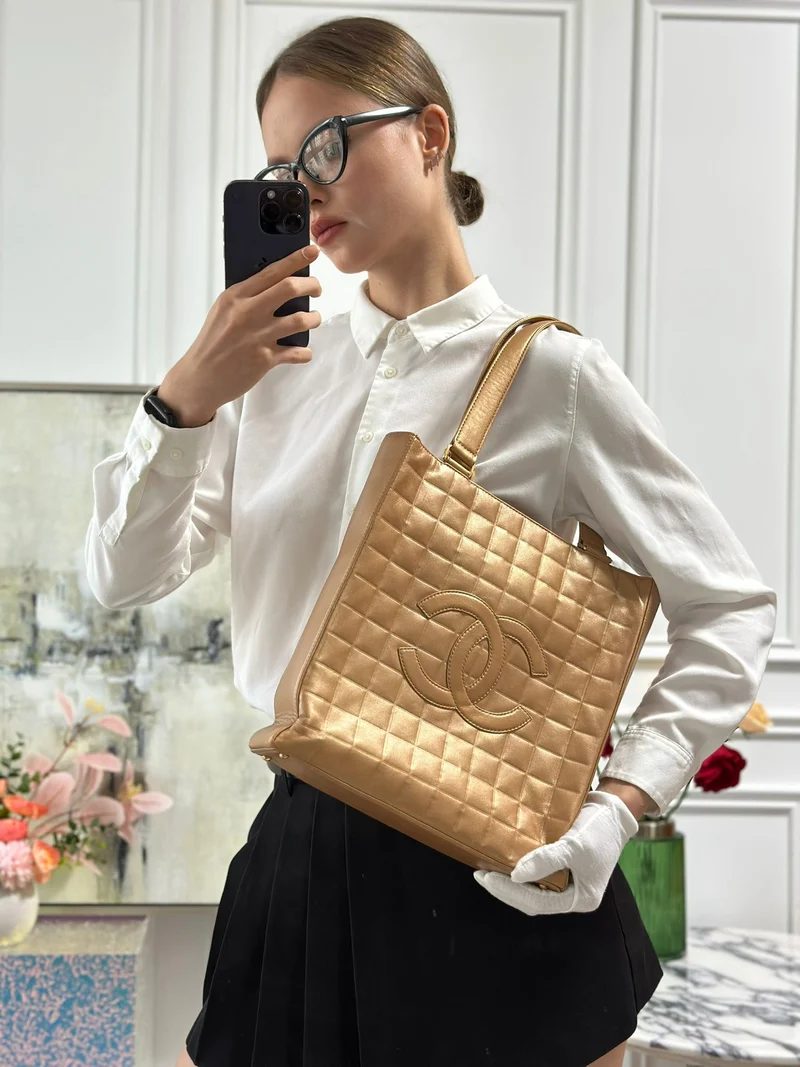 Chanel CC Metallic Golden Vintage Tragetasche