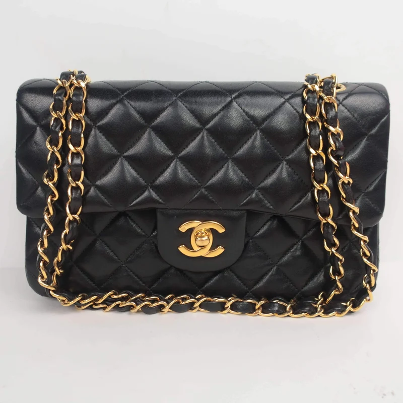 Chanel Vintage Classic Medium Double Flap bag GHW