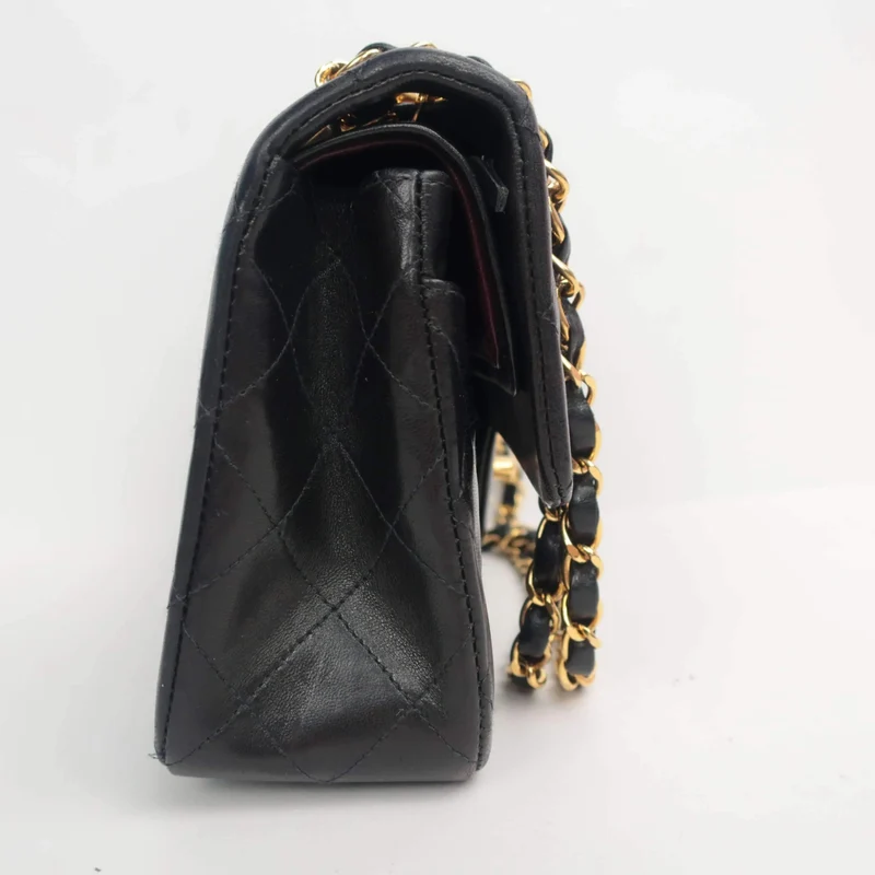 Chanel Vintage Classic Medium Double Flap bag GHW