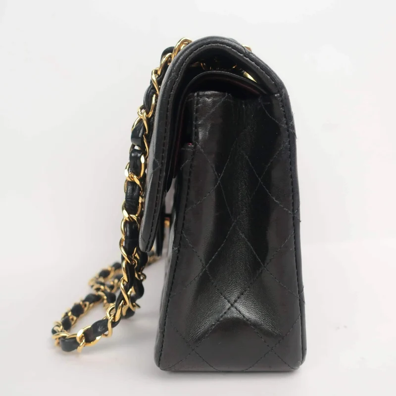 Chanel Vintage Classic Medium Double Flap bag GHW