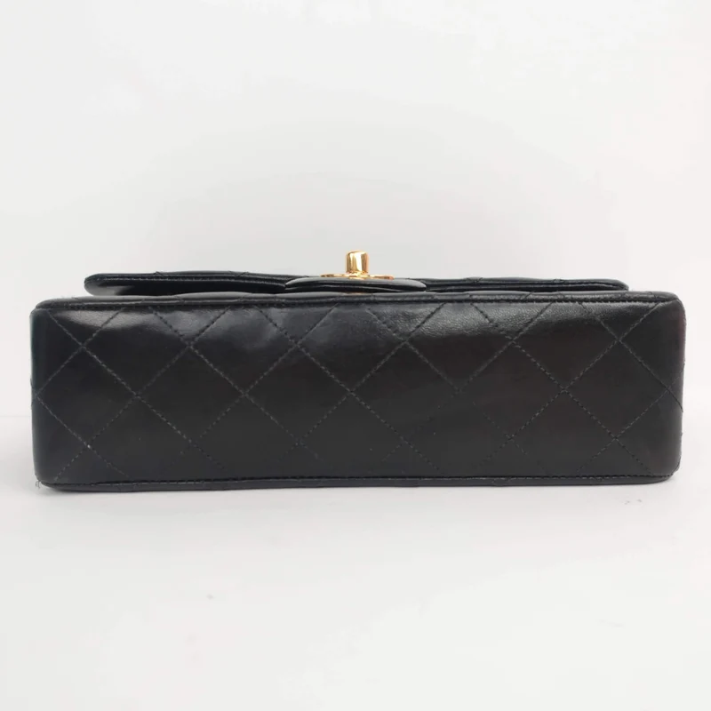 Chanel Vintage Classic Medium Double Flap bag GHW
