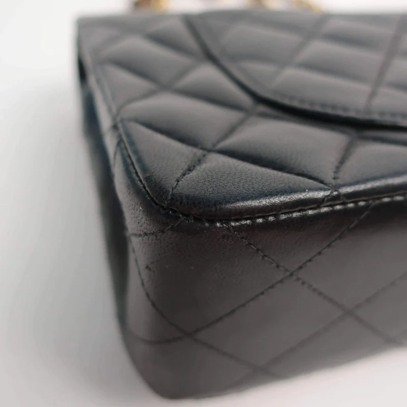 Chanel Vintage Classic Medium Double Flap bag GHW