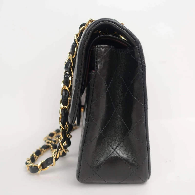 Chanel Vintage Classic Medium Double Flap bag GHW