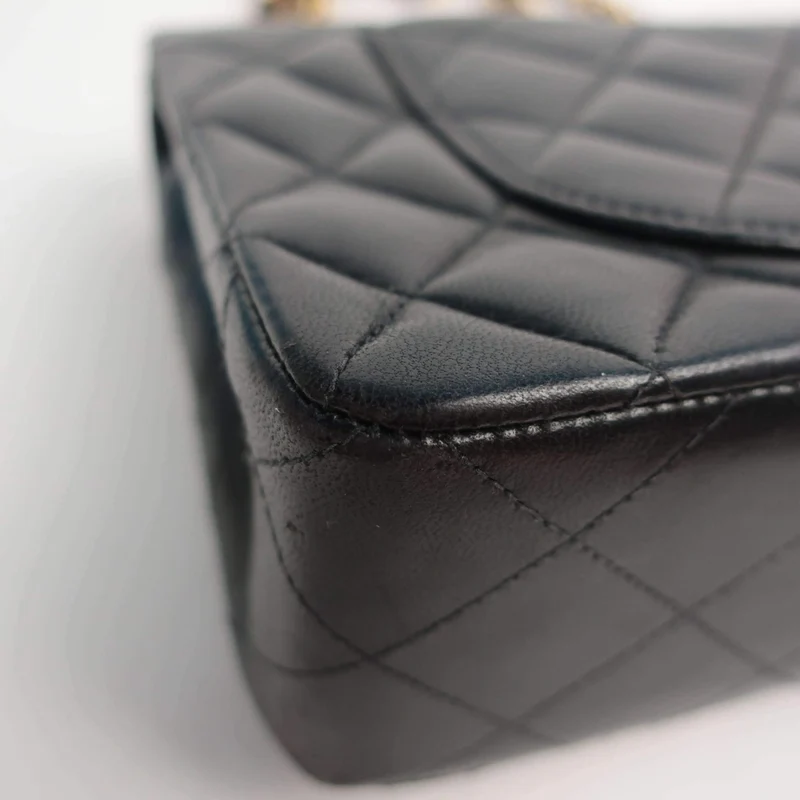 Chanel Vintage Classic Medium Double Flap bag GHW