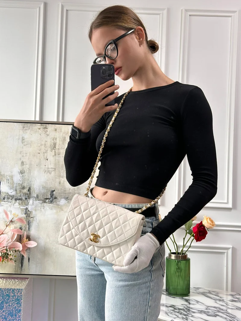 Chanel Vintage Diana Flap Bag Weißes Leder 24K Gold