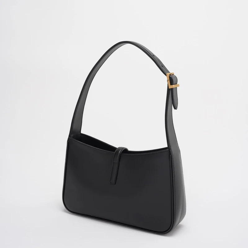 Saint Laurent Le 5 a 7 Schwarze Hobo-Tasche mit goldenen Metallteilen